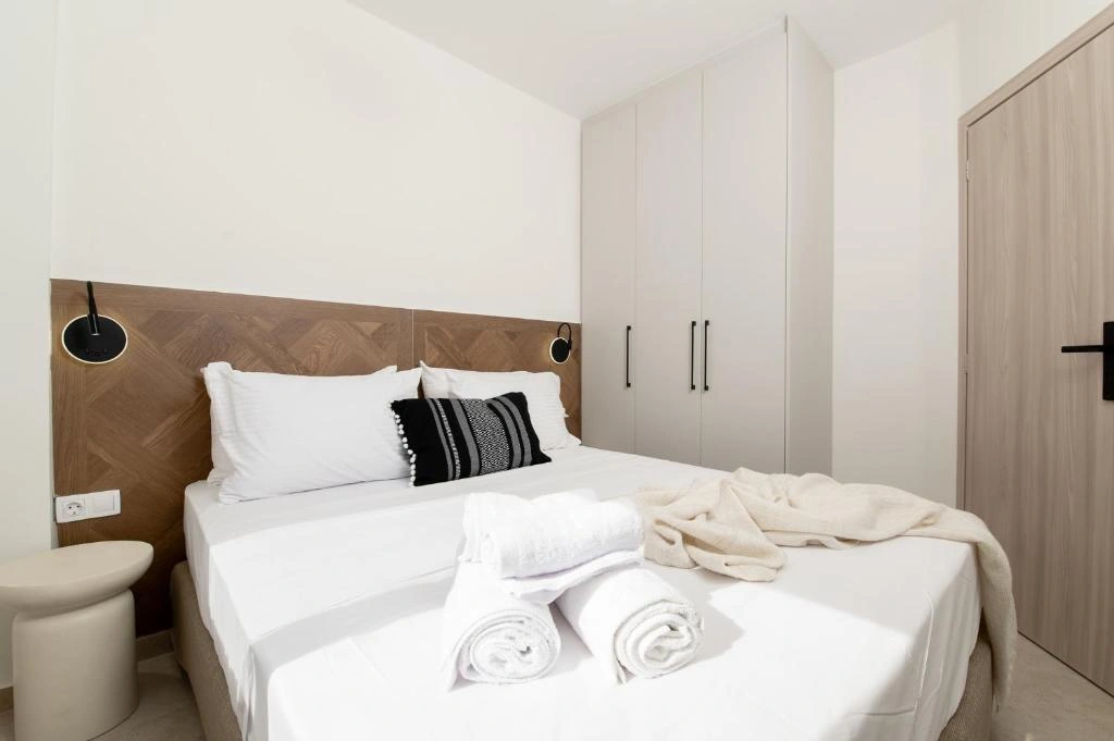 Suite 7 - Gallery 17